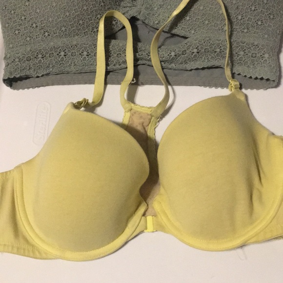 4 Victoria Secret Bras - Picture 4 of 7